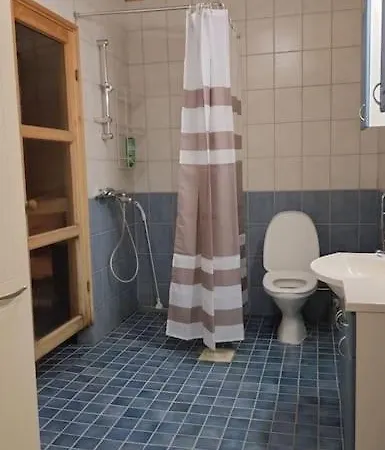 Paritalokolmio Joen Rannalla *